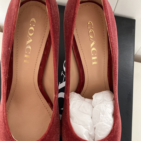 BNWT Coach Heels size 6.5 - Picture 2 of 7